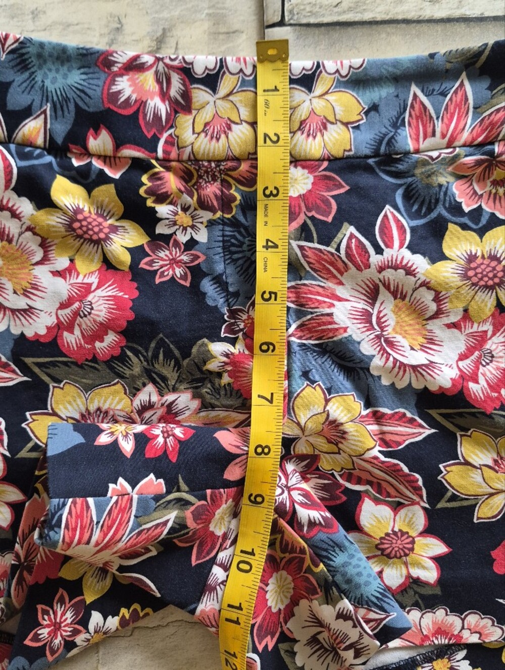LOFT Floral Chino Shorts Women Size 2 Navy Pink Yellow Tropical Summer Vacation - Picture 7 of 11